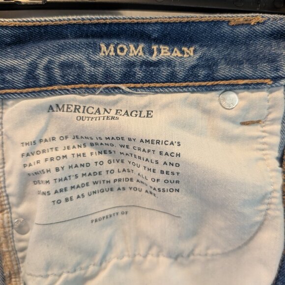 Ripped Mom Jeans - Picture 4 of 4